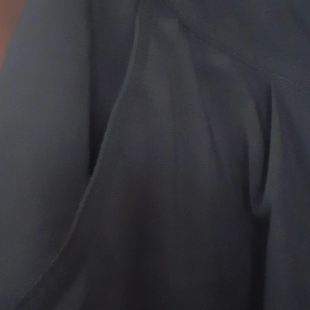 Athleta sz 14 shorts with silver closure and zipper mesh lined pockets - Picture 3 of 8